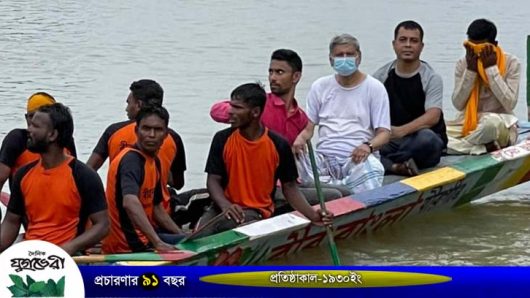 লুঙ্গি-গেঞ্জি পরে দৌঁড়ের নৌকায় পরিকল্পনামন্ত্রী