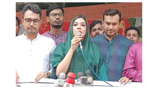 বিএনপির আগুন-সন্ত্রাস দমনে ছাত্রলীগই যথেষ্ট: চিত্রনায়িকা মাহি