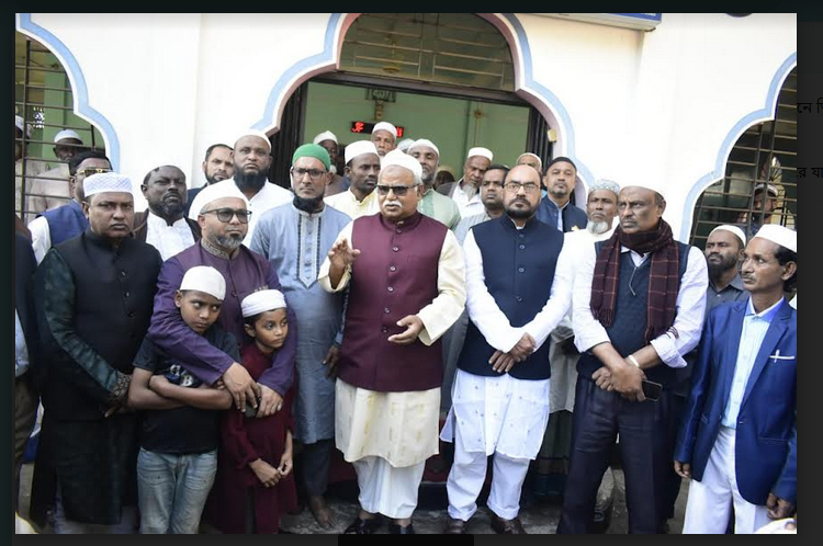জুম্মার নামাজ শেষে মুসল্লিদের কাছে দোয়া চাইলেন শফিক চৌধুরী
