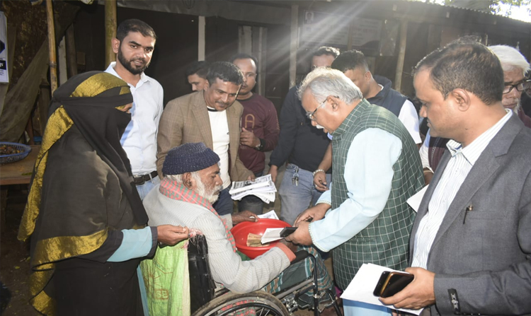 নৌকায় ভোট চেয়ে বিশ্বনাথ বাজারে শফিক চৌধুরীর গণসংযোগ