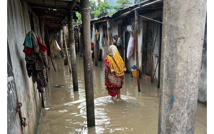 নগরে বাড়ছে পানি, ইতোমধ্যে আক্রান্ত ৪ হাজার পরিবার