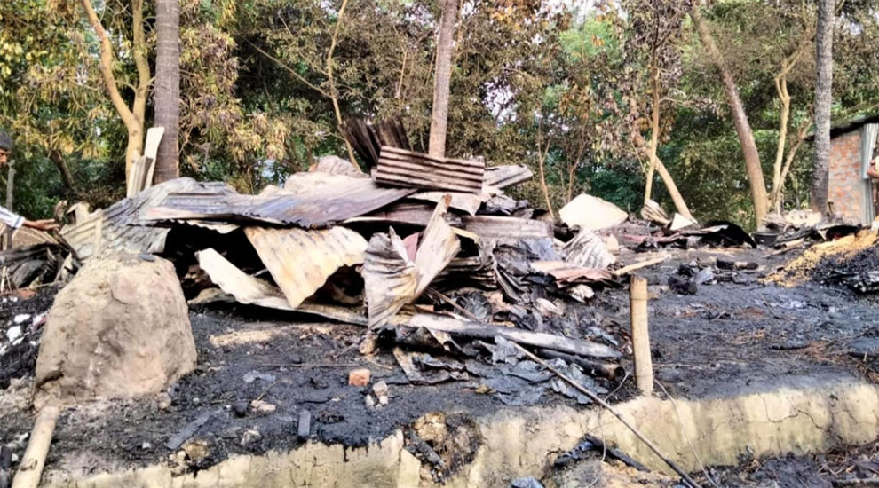 শান্তিগঞ্জে ভয়াবহ অ গ্নি কা ণ্ডে ১০ লক্ষ টাকার ক্ষয়ক্ষতি