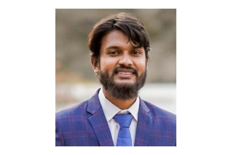 কেয়ার ভিসায় লন্ডন যাওয়ার পর একজন পুরুষের সাথে সম্পর্কের কথা শুনে পিতার ত্যাজ্য ঘোষনা