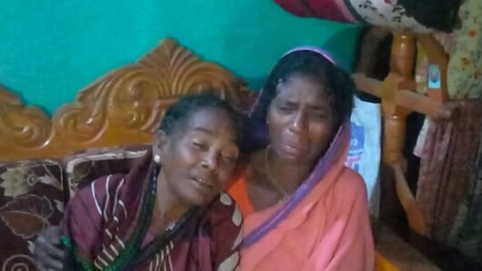 ঢাবিতে ছাদ থেকে পড়ে ছাত্রের মৃত্যু: হবিগঞ্জে চা শ্রমিক মায়ের আহাজারি থামছেই না