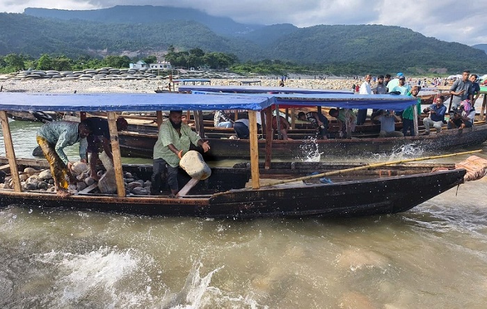 সাদাপাথরে লুট প্রায় দুই কোটি ঘনফুট পাথর, এ পর্যন্ত প্রতিস্থাপন দেড় লাখ ঘনফুট