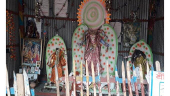 সনাতন ধর্মাবলম্বীদের কালীপূজায় হামলা, নিহত ১
