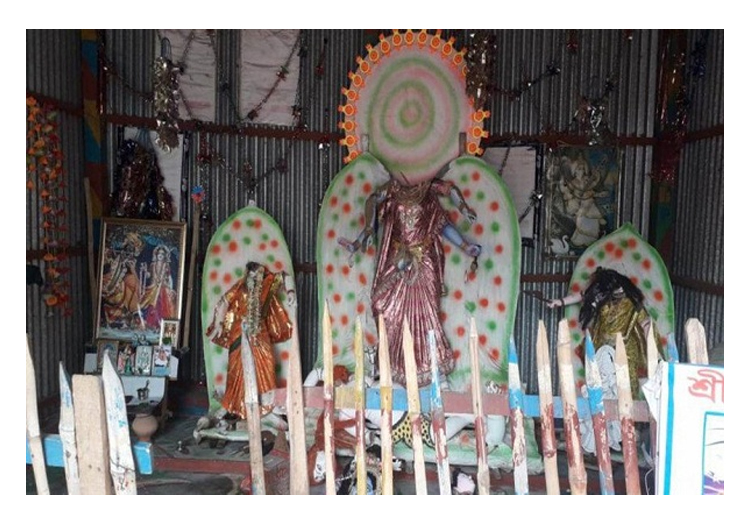 সনাতন ধর্মাবলম্বীদের কালীপূজায় হামলা, নিহত ১