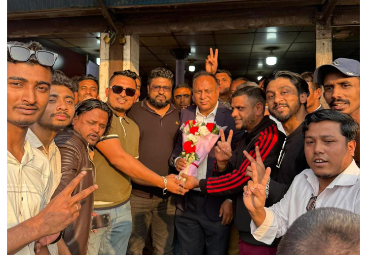 ত্রয়োদশ জাতীয় সংসদ নির্বাচনে বিজয়: এমরান আহমেদ চৌধুরীকে বিয়ানীবাজার-গোপালগঞ্জ বিএনপির ফুলেল সংবর্ধনা