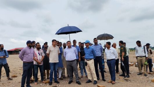 পাথর কোয়ারি চালুর সম্ভাব্যতা যাছাই: বিছনাকান্দি কোয়ারি পরিদর্শনে বিভাগীয় কমিশনার