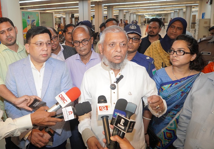 জেলা প্রশাসনের এলআর ফান্ডের স্বচ্ছতা নিয়ে যা বললেন প্রবাসীকল্যাণ মন্ত্রী