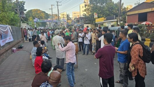 রবীন্দ্রনাথের গ্রাফিতিতে কালি: প্রতিবাদে সিলেটে ‘দৃপ্ত কণ্ঠে রবীন্দ্রসংগীত’